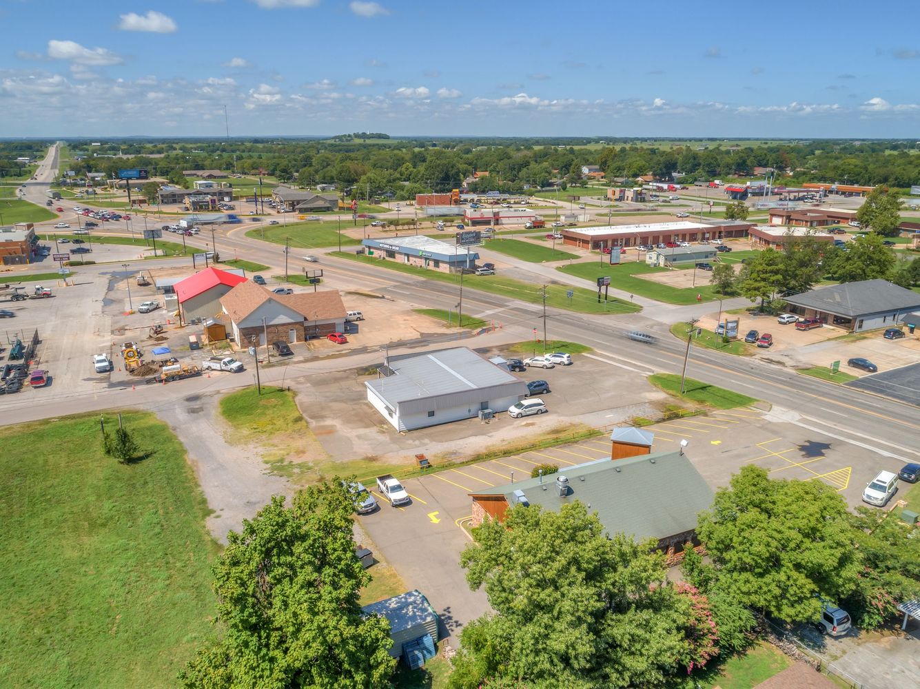 Runts BBQ: 1105 W Cherokee St, Wagoner, OK 74467